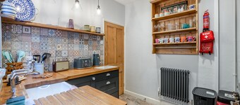 2 bedroom accommodation in Pickering