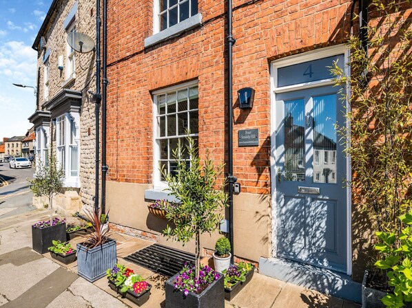 Exterior detail - 2 bedroom accommodation in Pickering (Pickering)