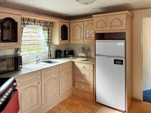 Cookware/dishes/utensils - 2 bedroom accommodation in Chard Junction (Chard Junction)