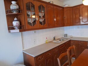 Private kitchen - Spacious and comfortable apartment (Larisa)