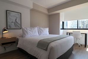 Apartment (1002) | Premium bedding, iron/ironing board, free WiFi, bed sheets