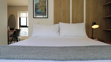 Apartment (1104) | Premium bedding, iron/ironing board, free WiFi, bed sheets