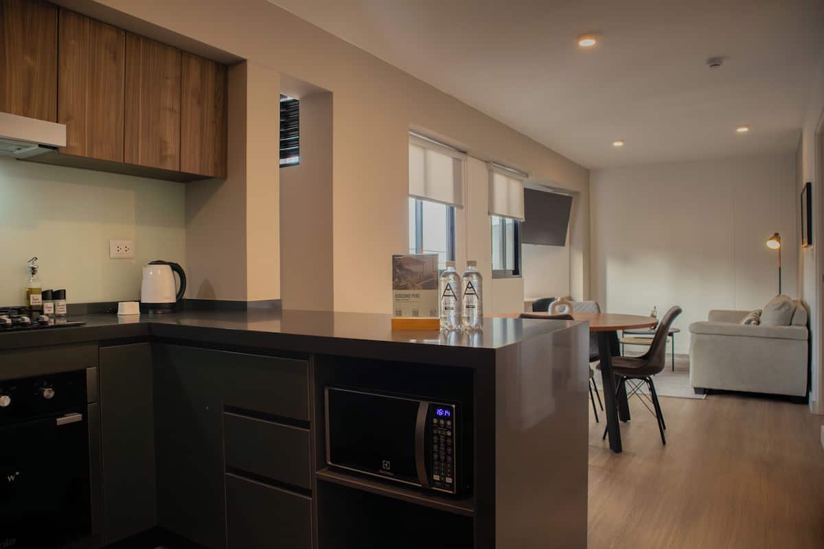 Appartement (904) | Cuisine privée | Réfrigérateur, micro-ondes, four, cafetière/bouilloire