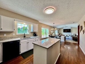 Interior - Suburban paradise in Liberty TWP (Liberty Township)