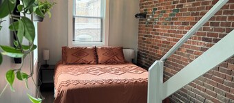 Gateway to the Berkshires - Renovated downtown apartment