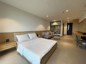 Standard Studio, City View | Meja, Wi-fi percuma, cadar katil 