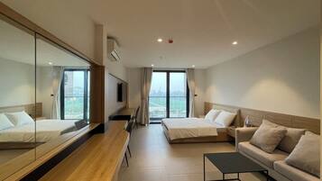 Standard Studio, City View | Desk, free WiFi, bed sheets