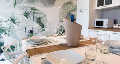 Seafront Modern Farmont Acquamarine Suite