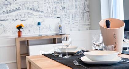 Fairmont Seafront Venice Suite by Ca-sa Chec