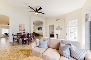 TV - Peaceful oasis with private pool, large yard, dog-friendly, games & grill (Peoria)