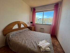3 Schlafzimmer, Bügeleisen/Bügelbrett