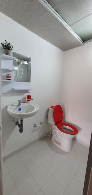 Comfort Double Room | Desk, laptop workspace, free WiFi - Portal Norte 170 Acogedoras habitaciones (Bogotá)