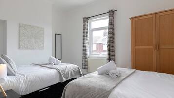 4 bedrooms, iron/ironing board, free WiFi, bed sheets