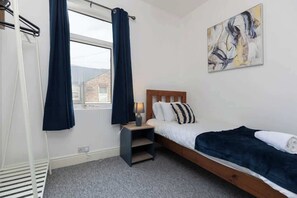 4 chambres, fer et planche à repasser, accès au Wi-Fi (inclus)