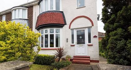 Comfortable 3 Bedroom Home Sleeps 5