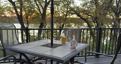 New Construction on Beautiful Lake Victoria! Close to town!