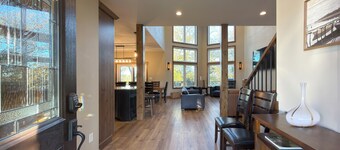 New Construction on Beautiful Lake Victoria!  Close to town!