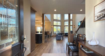 New Construction on Beautiful Lake Victoria! Close to town!