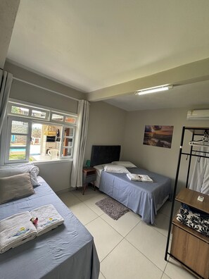 2 slaapkamers, een strijkplank/strijkijzer, wifi, beddengoed