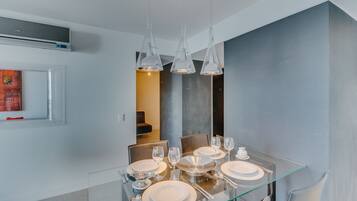 Apartment | Dining