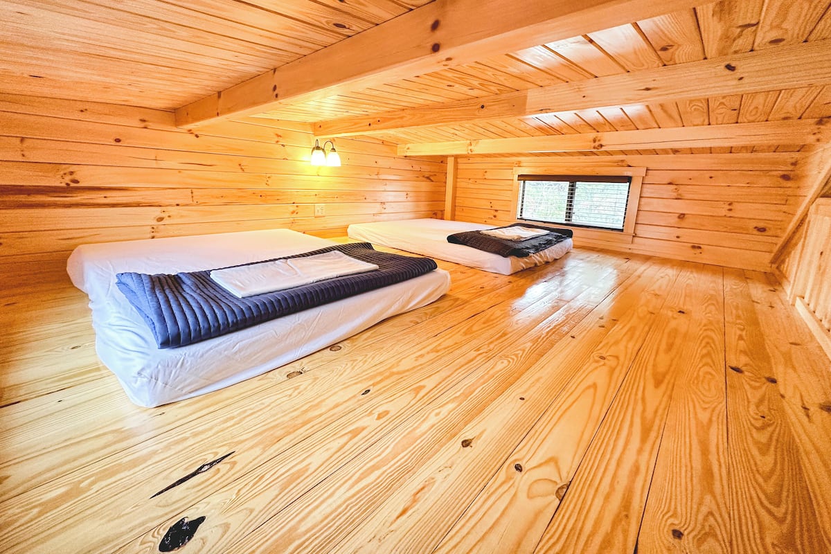 1 habitación, decoración personalizada y muebles diferentes