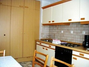 Fridge, microwave, oven, coffee/tea maker - Steemann vacation apartment (Borkum)