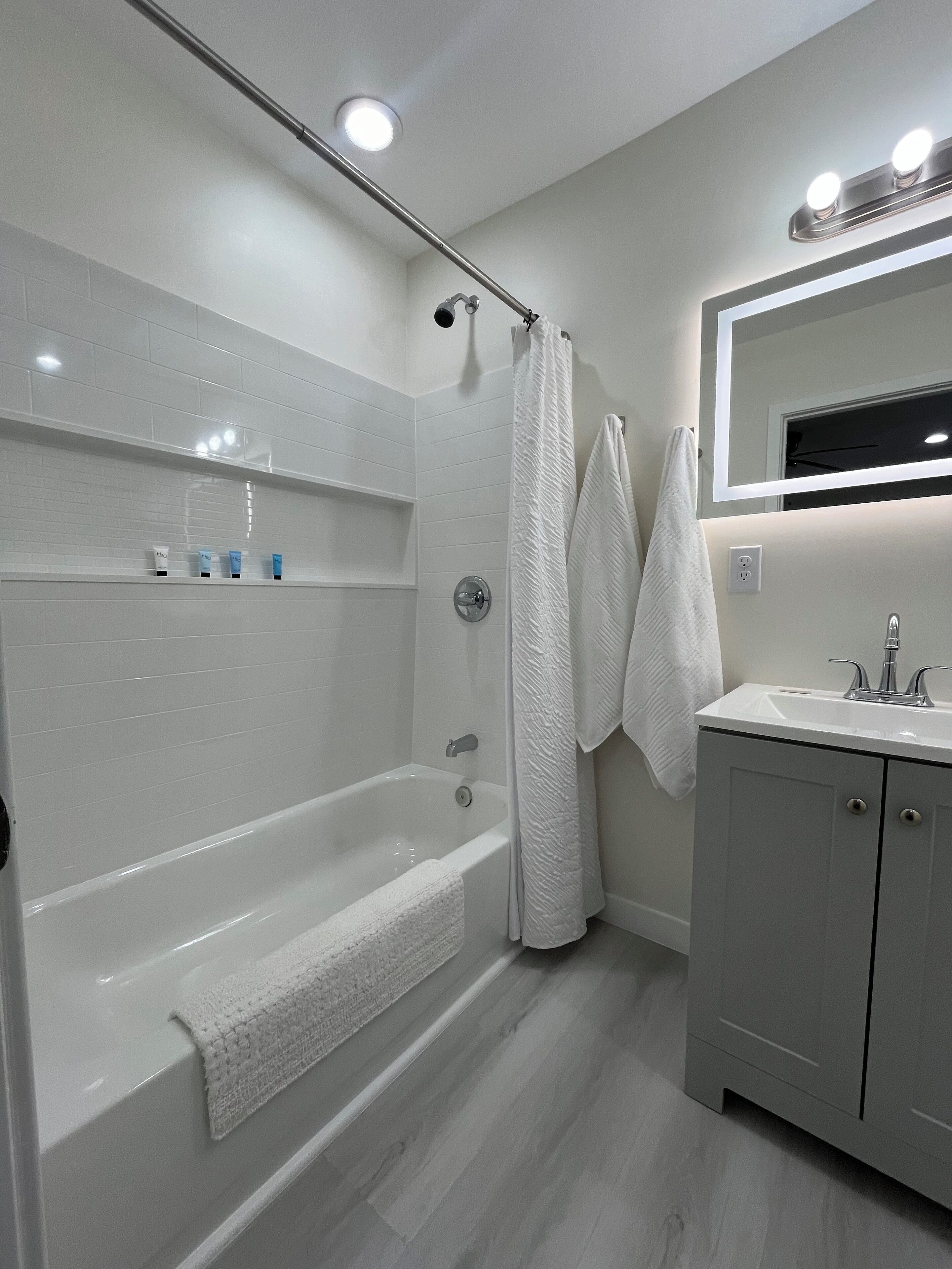 Dusche, Handtücher, Seife, Shampoo