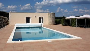 Een verwarmd zwembad