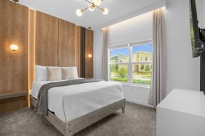 5 bedrooms, travel cot, WiFi, bed sheets