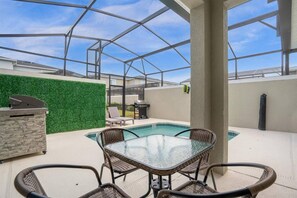Outdoor dining - 5 Bedrooms/ 4 Bathrooms/ Storey Lake (4198 PD) (Kissimmee)