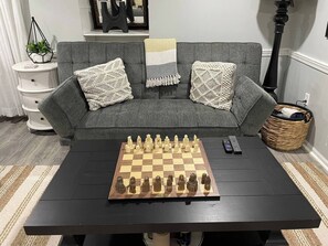 Smart TV - Charming Greater Basement Philly Apt. (Upper Darby)