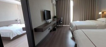 Yunzhishang Theme Hotel Mangshi Jinkongque Main Street