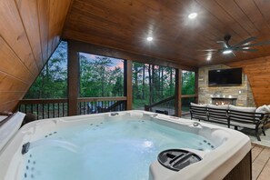Bañera de hidromasaje interior
