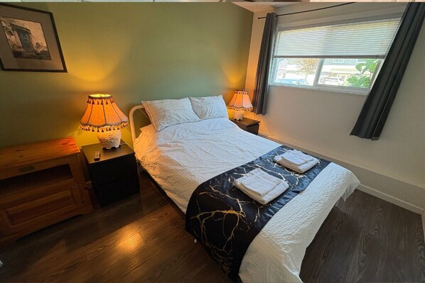 2 bedrooms, desk, iron/ironing board, free WiFi