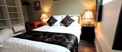 2 bedrooms, desk, iron/ironing board, free WiFi