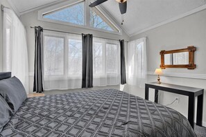 4 bedrooms, iron/ironing board, WiFi, bed sheets