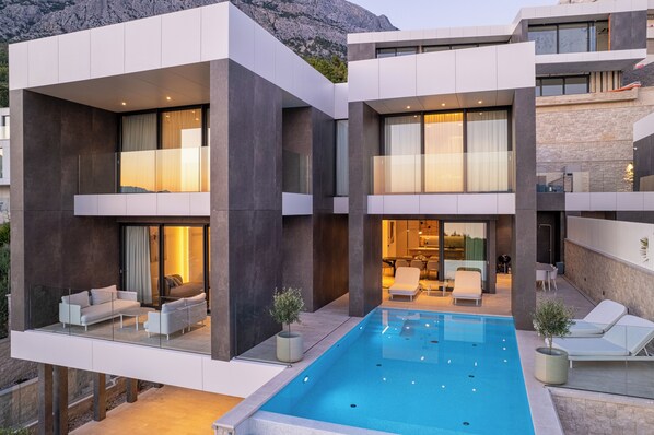 Front of property - Villa Brela-Rogac1 (Brela)