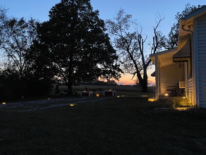 Farmhouse 9 miles from I-35, goats & chickens