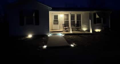 Farmhouse 9 miles from I-35, goats & chickens