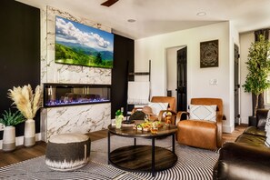 Interior - Gatlinburg Retreat - Scenic Mountain Views, Hot Tub, Game Room, Firepit (Gatlinburg)