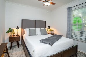 2 bedrooms, desk, iron/ironing board, WiFi