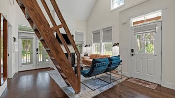 TV, fireplace, stereo