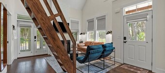 Modern Downtown Cottage