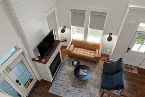 TV, fireplace, stereo