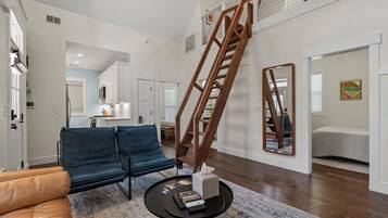 3 bedrooms, desk, iron/ironing board, WiFi