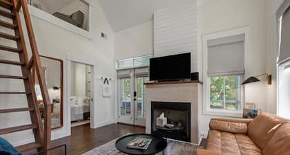 Modern Downtown Cottage