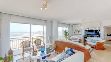 ๋ฒ ์ด์ง ์ํํธ | ๊ฑฐ์ค ๊ณต๊ฐ | ์์ฑ ์ฑ๋ ์์ฒญ์ด ๊ฐ๋ฅํ 40์ธ์น TV