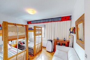 Apartamento básico | Ropa de cama de alta calidad y decoración individual