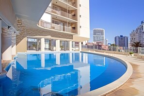 حمام سباحة