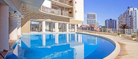 Perushuoneisto | Uima-allas | Kauden mukainen ulkouima-allas